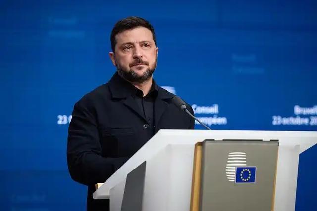 98架无人机袭俄10州！莫斯科近郊停电，乌军还炸瘫俄军燃料命脉