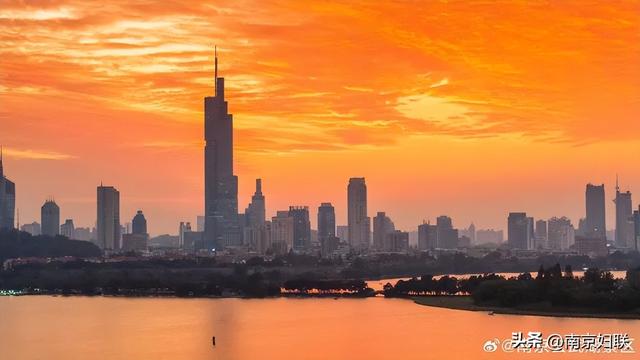 日暮下的金陵，绝美！