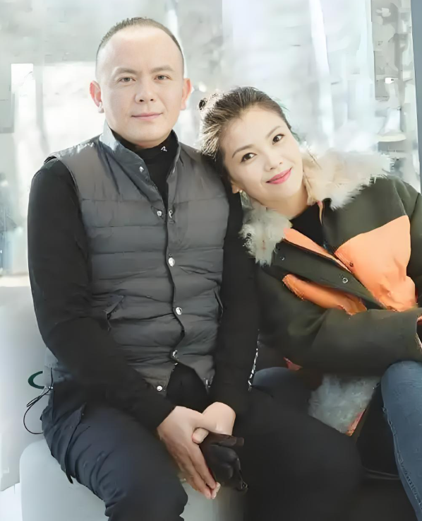 他与刘涛同床共枕4年，如今年过六旬依旧未娶，刘涛坦言很愧疚