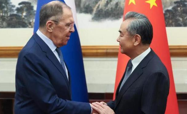 超百万兵力集结，俄乌总决战在即？中国态度已明确，不怕受俄连累