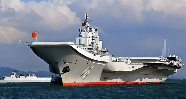 高市拦不住，解放军准备绕岛？日本这才回过味，中方热线已拨不通