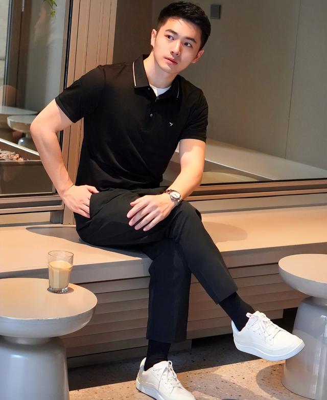 职场男人不管多少岁，夏天穿Polo衫就选这4种颜色，绅士又时髦