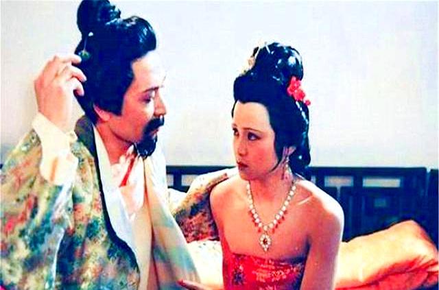 重读五遍红楼梦后才彻底明白，和贾宝玉梦中云雨的人为何是秦可卿