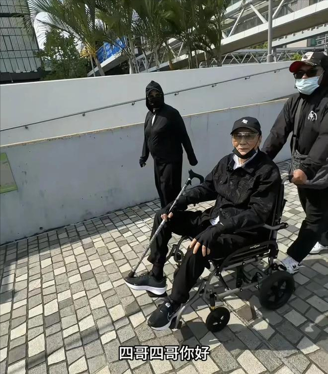 谢霆锋一家三口过七夕，89岁谢贤难得摘下墨镜，近照老得认不出！
