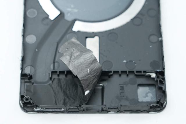 薄至8.7mm，轻松放进口袋，小米22.5W 5000mAh磁吸超薄充电宝拆解