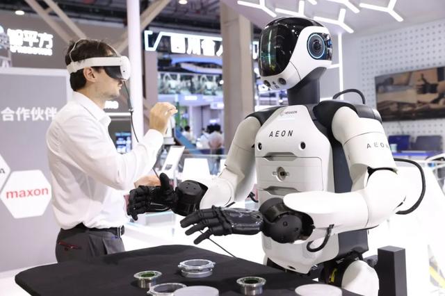 活力北京城科创加速度｜2025世界机器人大会在京开幕，全球首个机器人消费节同步举办