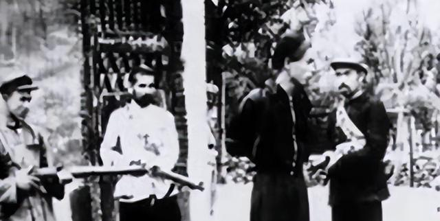 我国最后一个土匪，杀害叔叔，霸占婶婶，让解放军追踪了15 年！