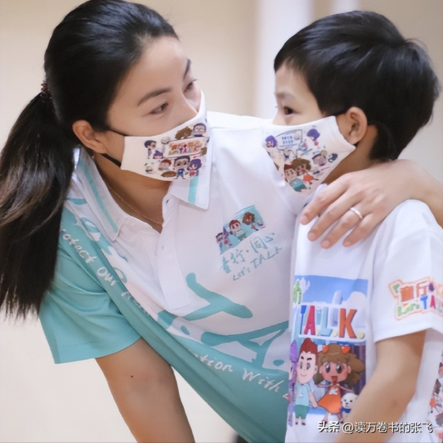 霍震霆没想到，44岁儿媳郭晶晶再次官宣喜讯，让整个阔太圈沉默了