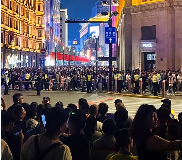 AI造不存在峡谷，游客秘鲁遇险，AI前的“照骗”更离谱？