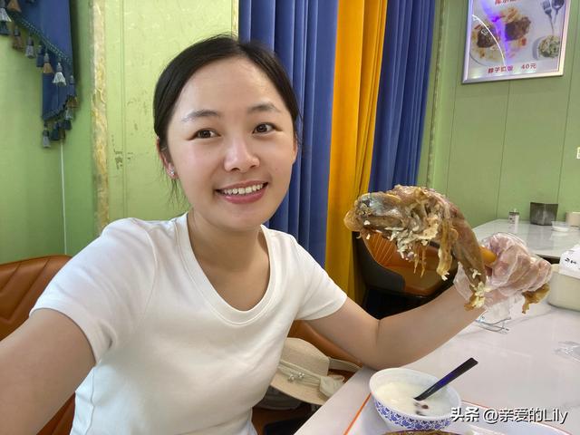 215公里续航的五菱马卡龙，从广西去新疆，旅行52天要花多少钱？