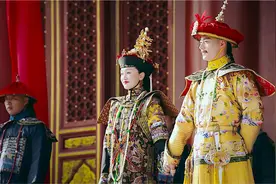 历史上乾隆是真爱如懿，还给了她很多偏爱，为啥最后死的那么惨？图片