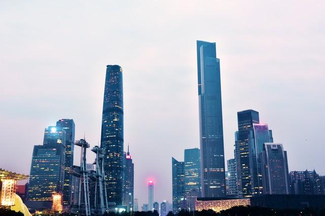 2025中国十大热门旅游城市排名，成都第3，郑州第5，重庆垫底！