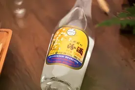 同样是汾酒，出口玻汾和黄盖玻汾有啥区别？酿酒师：建议弄懂！图片
