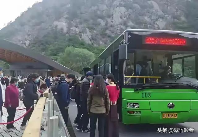 九寨沟“神操作” 4万多人进“沟”仅15分钟，调度能力令人叹服