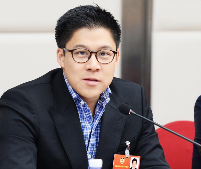 提防"造神"骗局，宋清辉呼吁拆除全红婵铜像，霍启刚的话有人信了