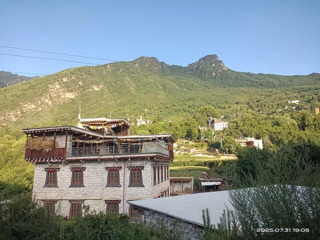 游四姑娘山，再到中路藏族