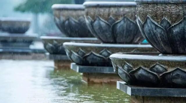 在临洮卧龙湾水镇，听一场秋天的雨~