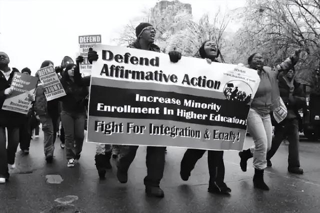 超越216岁高龄！全球最长婚龄诞生，爱情熬过战火与偏见