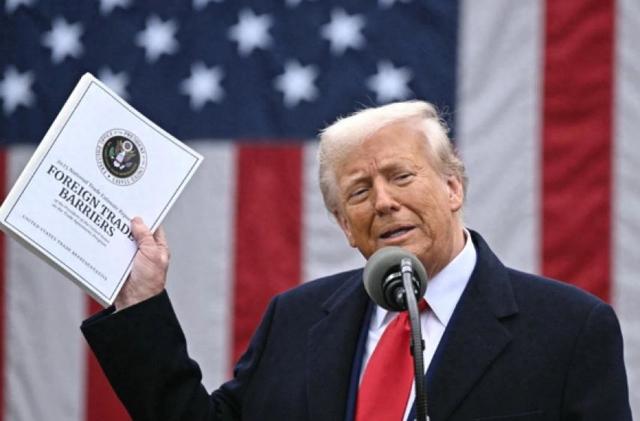 特朗普终于如愿以偿？全球关税正式落地，美国国内一片哀嚎！中国这次也没能置身事外？
