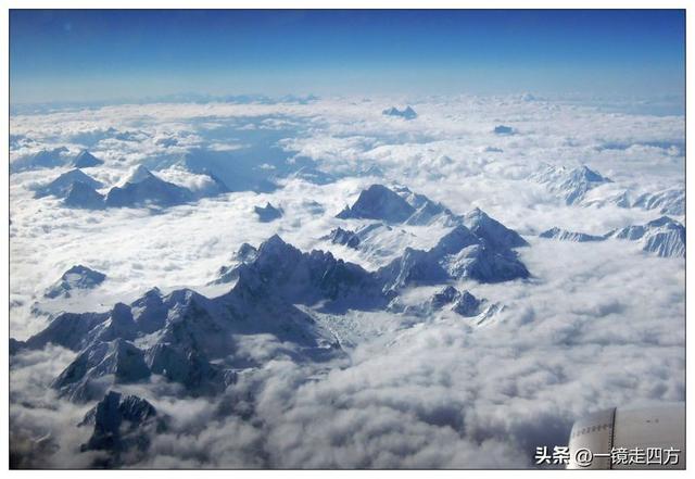 雪峰、云海、田陌 — 西藏林芝至成都空中俯瞰