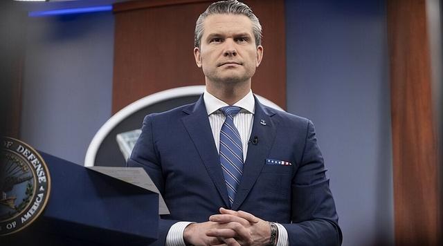 中俄上场，马杜罗援手全部到位	，还没打委内瑞拉，美司令先脱军装