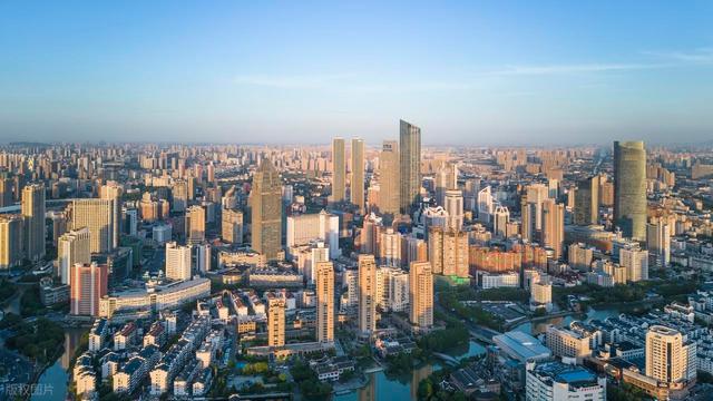 江苏适合定居的城市，不是南京和苏州，而是这座新一线小城