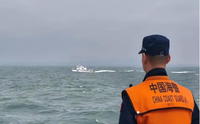 印度被菲律宾坑惨，当着全世界的面在南海丢脸，中国军舰全程围观