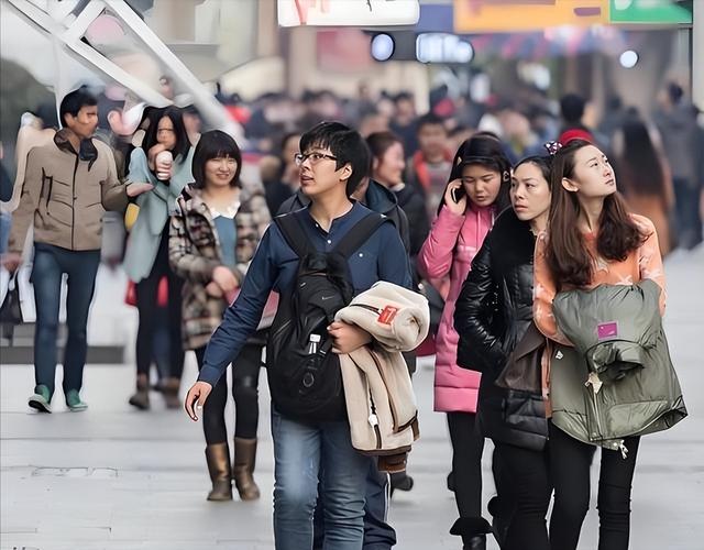 中国将迎人口死亡高峰！22年1041万，23年1100万，去年死亡多少？