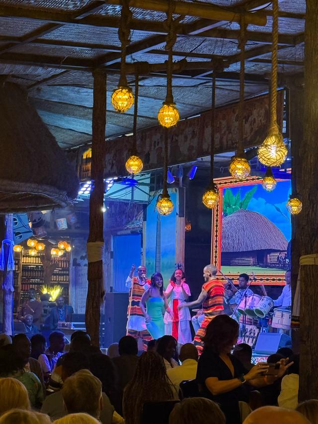 陈广明领取中国首个《联合国特别大师》证书