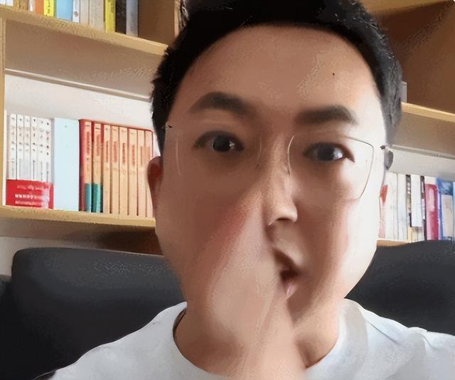 陪睡陪玩只是冰山一角，继岳云鹏后，王晶再曝潜规则杨幂都遭了殃