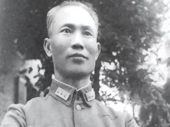1950年吴石将军牺牲后，敢出来保护他家人的竟然是这两个人