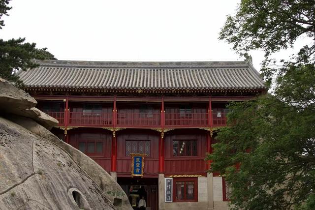 去了一趟华山旅游，发了朋友圈，以为有人点赞，结果尴尬了！