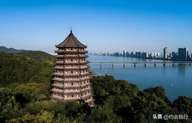 以前没人理，现在要限流排队！杭州六和塔爆火的原因竟是木窗？