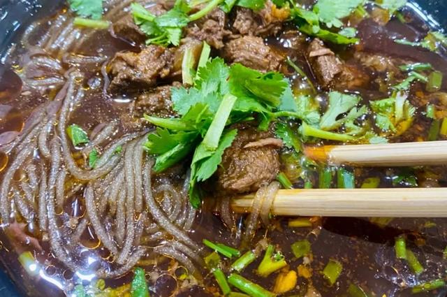 候车新玩法！机器人“墨茵”上岗，这里还有专属福利