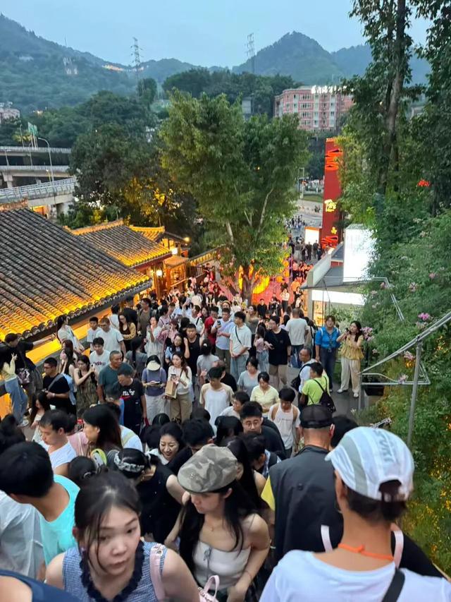 人气，就是南岸双节的最佳答案！
