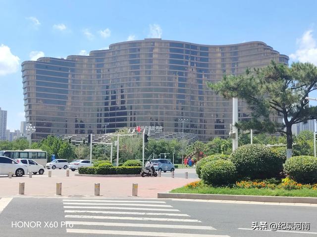 三线城市商丘市中心城区第一个也是唯一个五星级酒店信华建国酒店