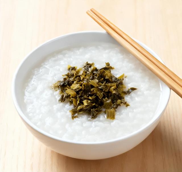 一类致癌物烤肠别吃了，超市合法食品竟藏杀招，零添加辣条才是坑
