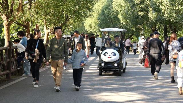 “秋假大军”涌入，湖州市各景区热度飙升
