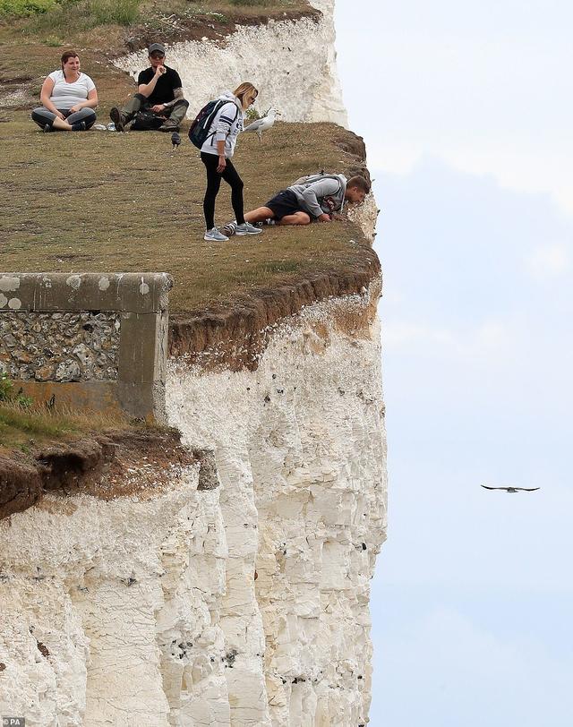 「人生必看奇景」英国白崖出现巨大裂缝，景观会消失吗？