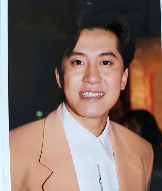 他8次上春晚，作死被捕入狱，今56岁无人问津，老搭档也断了联系