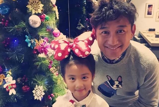 黄磊也没想到，自己辛辛苦苦养大的黄多多，竟给何炅做了“嫁衣”