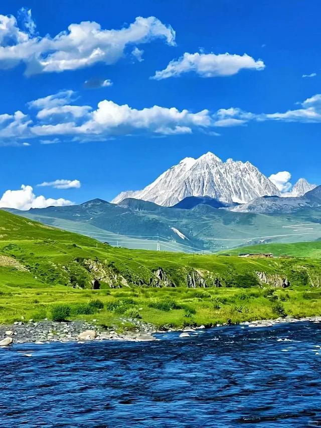 自驾10年经验分享！8-9月国内最美的3条秋色线路！错过等一年！