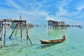 巴瑶族为适应海底生活自幼戳破耳膜，身体器官已经完全进化？图片