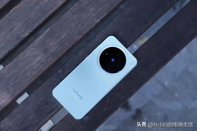 差价200元，OPPO Find X8S和vivo X200 Pro mini谁才是小屏之王？