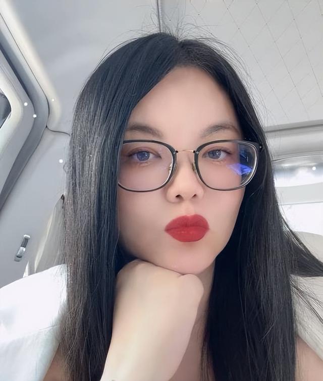 李湘不忍了！公开和释永信的真实关系，连发12个感叹号，真相大白