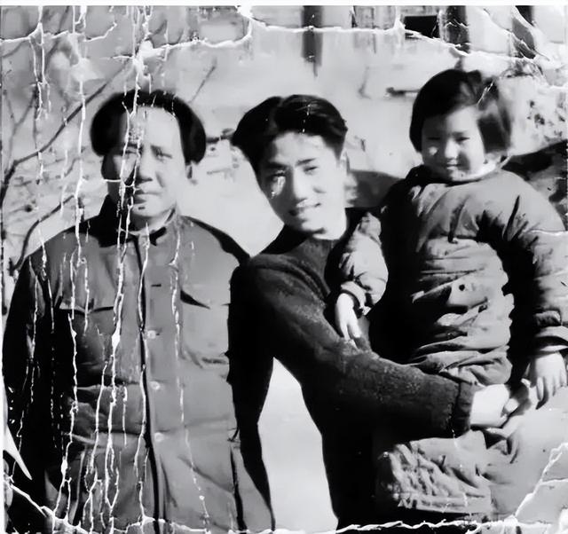 毛主席一生不进故宫	，终生再未回延安？周总理的一句话道出实情！