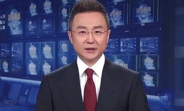 春妮没想到，丈夫刚强出席阅兵解说没多久，6岁儿子又给自己争光