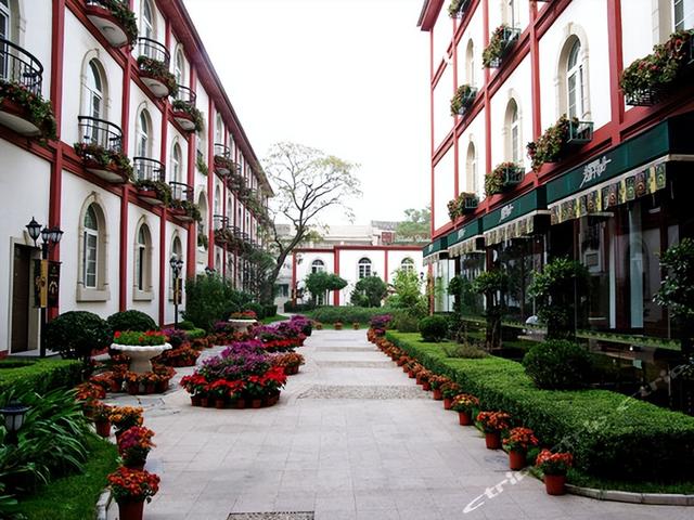 珠市口传奇：百年风华里的商脉传承与城市场景