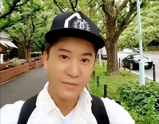 他8次上春晚，作死被捕入狱，今54岁无人问津，老搭档也断了联系