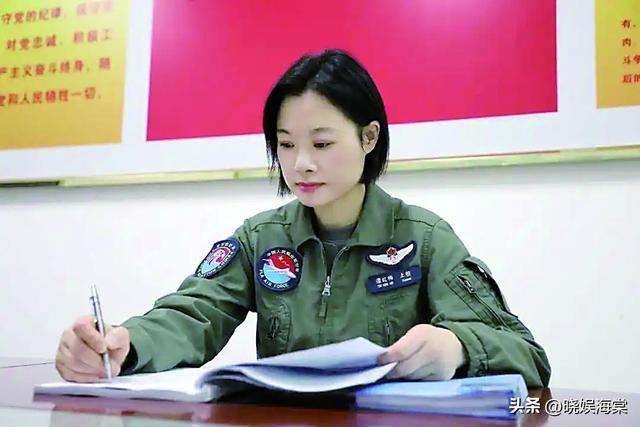 阅兵女机长身份曝光！私生活被扒牺牲太大，老公身份也不简单